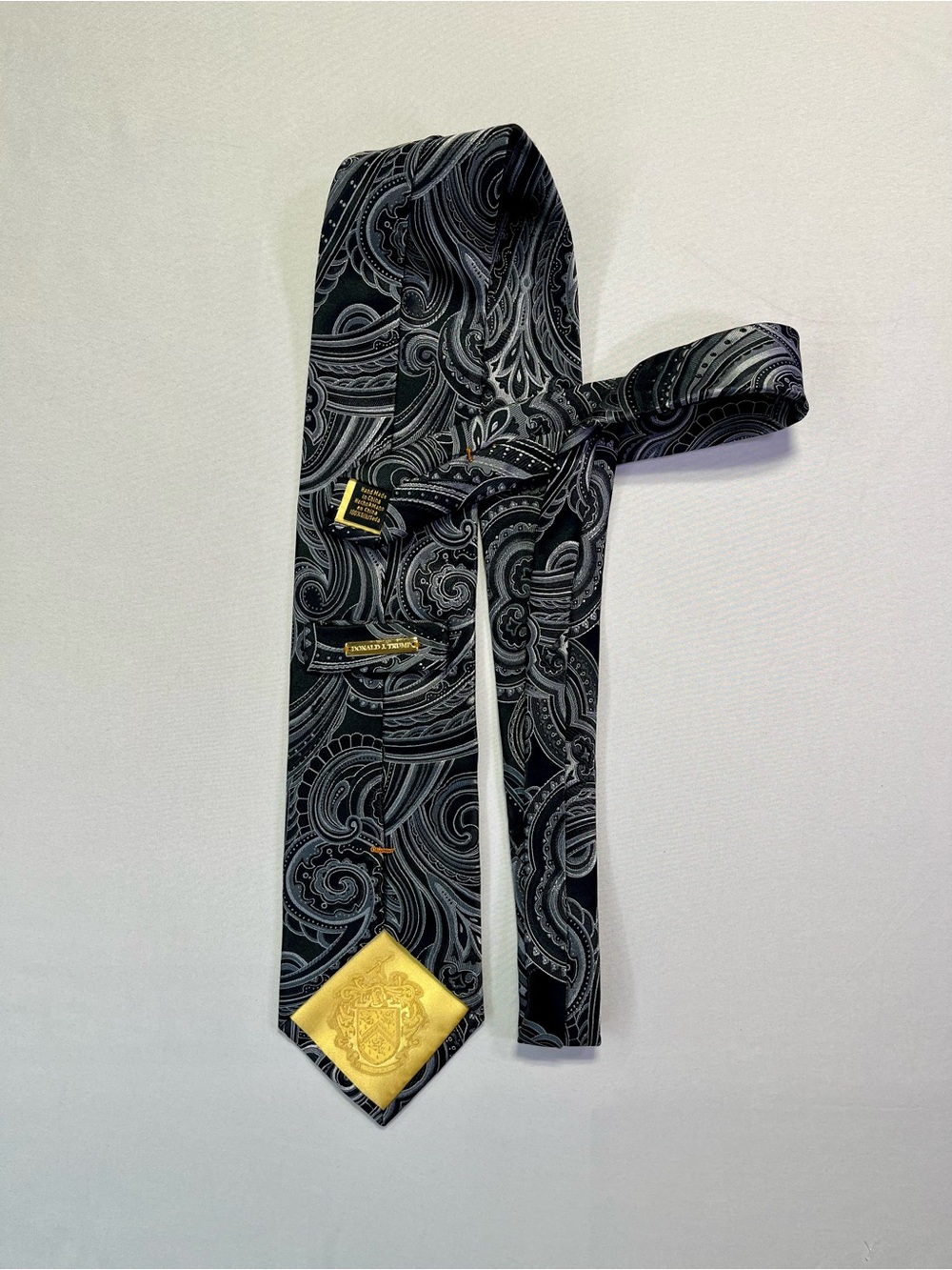 Donald J. Trump Signature Collection Silk Necktie Black Gray Paisley Gold Crest